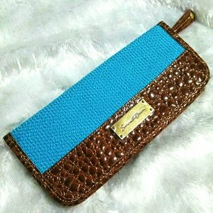 Samantha Brown Passport Wallet